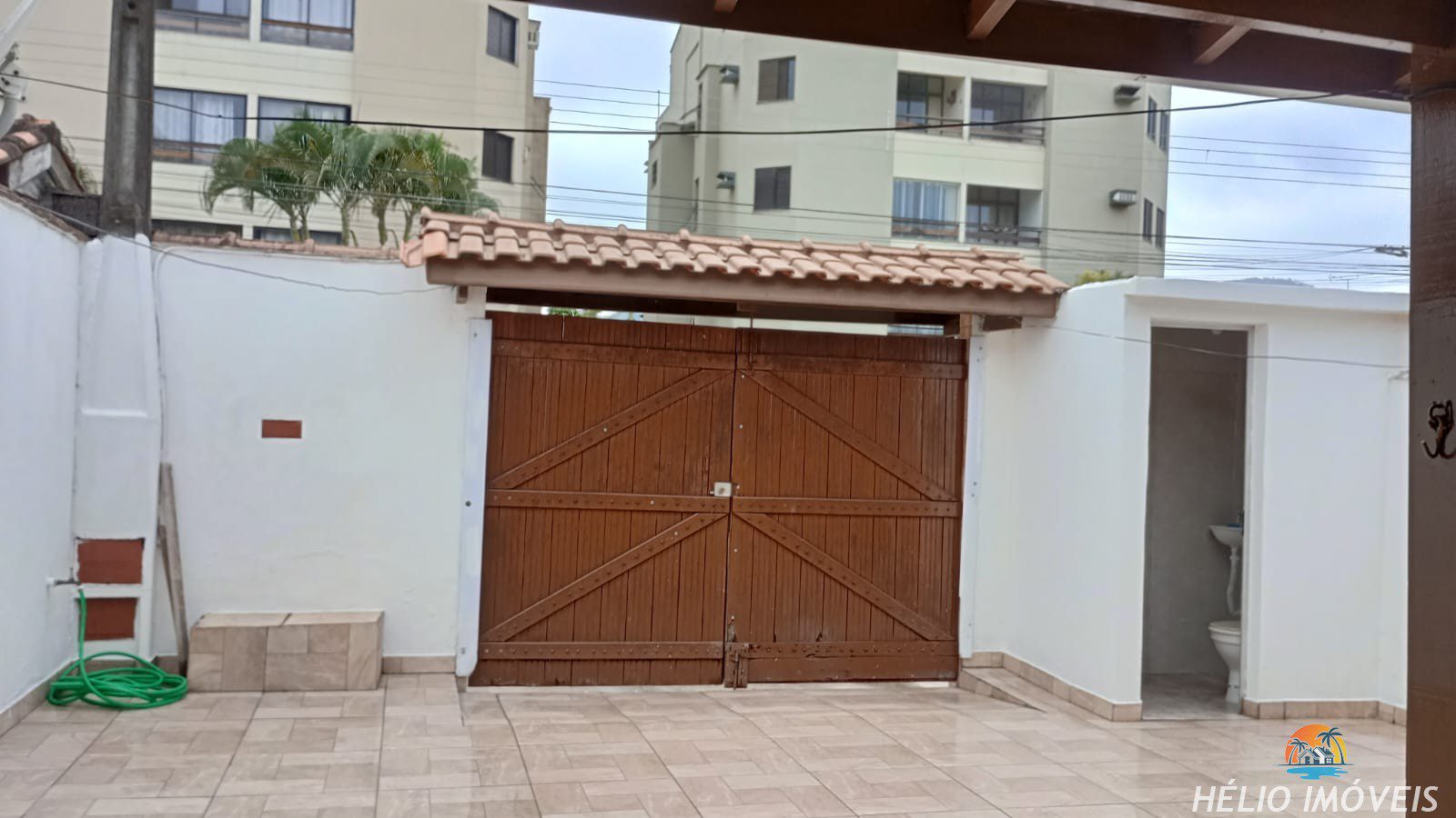 1a8044ec-109f-4a43-8858-8bacd83d7e25