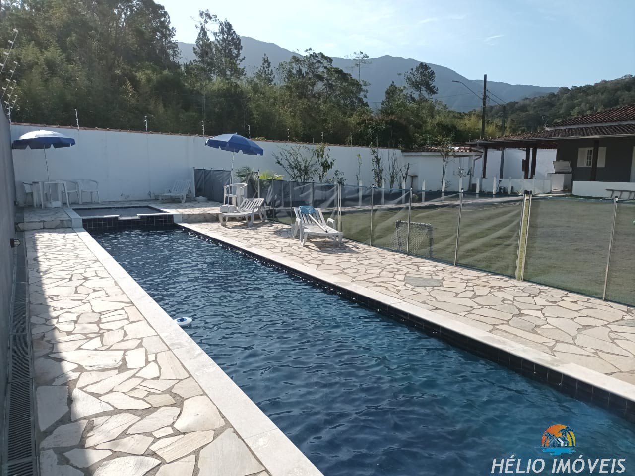 b3ec65d2-759a-410e-b6ee-15cdd19bd972